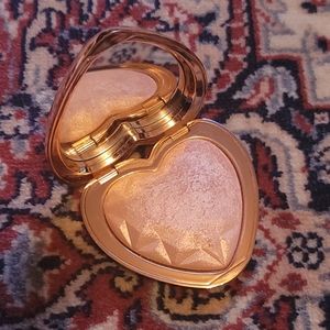Too Faced Highlighter